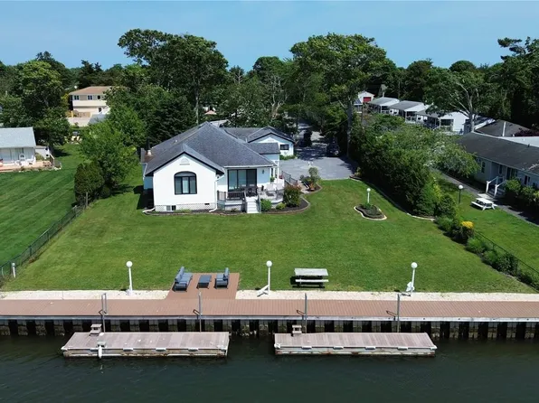 14C Penny Lane, Hampton Bays, NY 11946