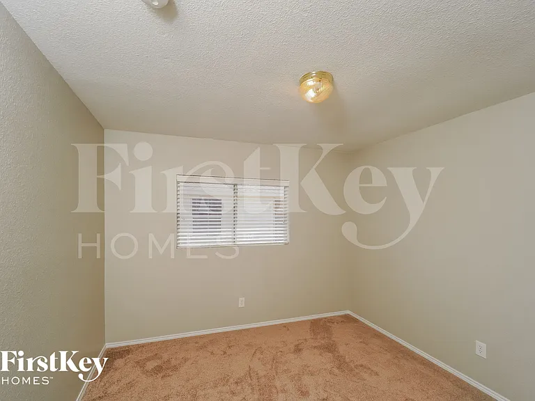 8027 Saratoga Knl — Photo 11