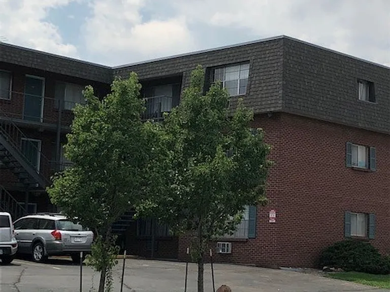 3401 S Marion St — Photo 29
