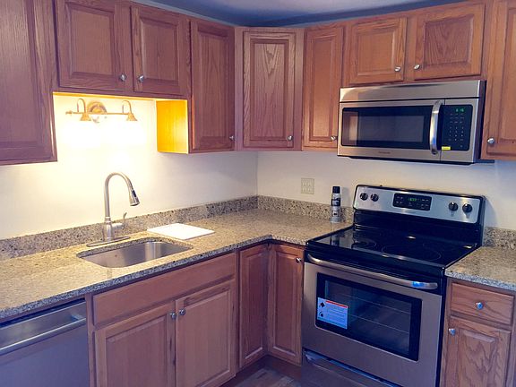 4th image of 28 W Genesee St #2