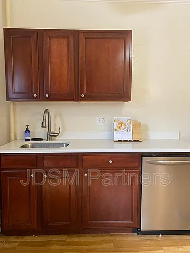1260 Vine St #4 Photo 1 1260 Vine St #4 Photo 1