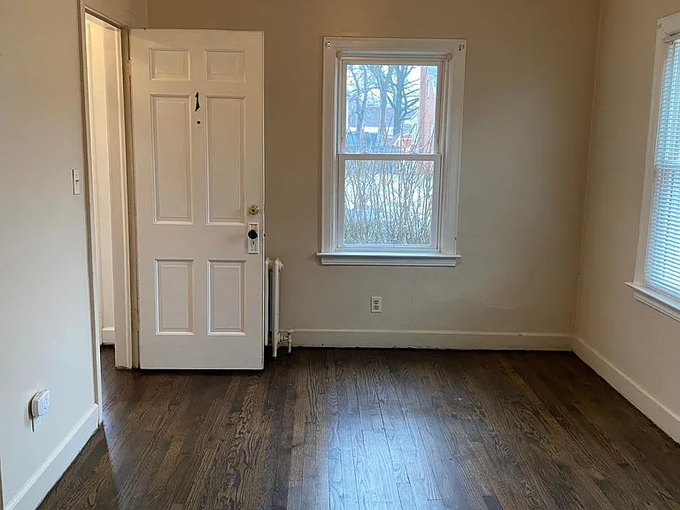 767 Riverbank St #1 — Photo 2