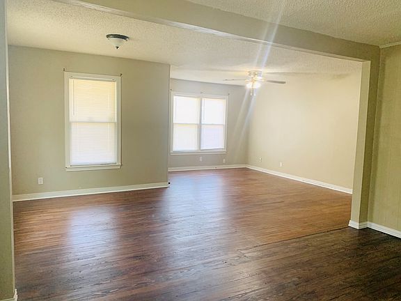 3rd image of 2601 San Antonio St