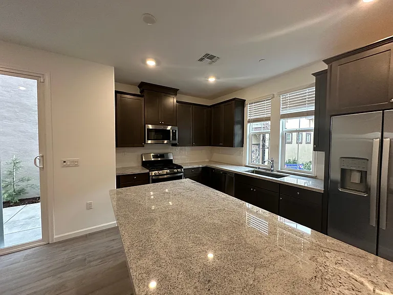 1667 Pena Ln — Photo 9