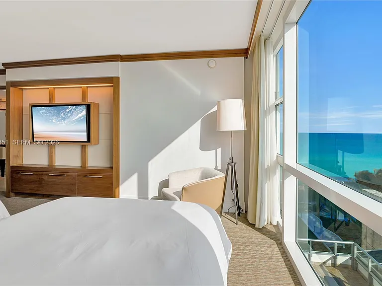 6801 Collins Ave #806 — Photo 2