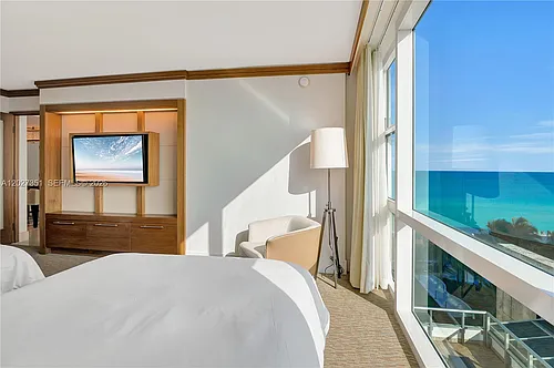 6801 Collins Ave #806 Photo 1