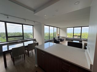 2800 N Lake Shore Dr APT 901, Chicago, IL 60657