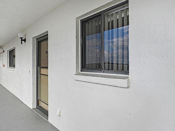 4th image of 250 S Sykes Creek Pkwy APT 602