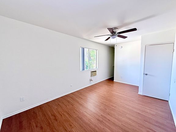 4th image of 7355 Woodley Ave APT 8