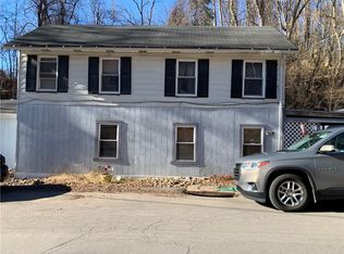 519 Amblers Ln, West Mifflin, PA 15122