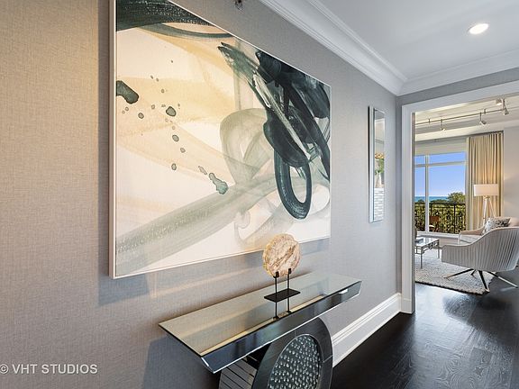 4th image of 2550 N Lakeview Ave N #804