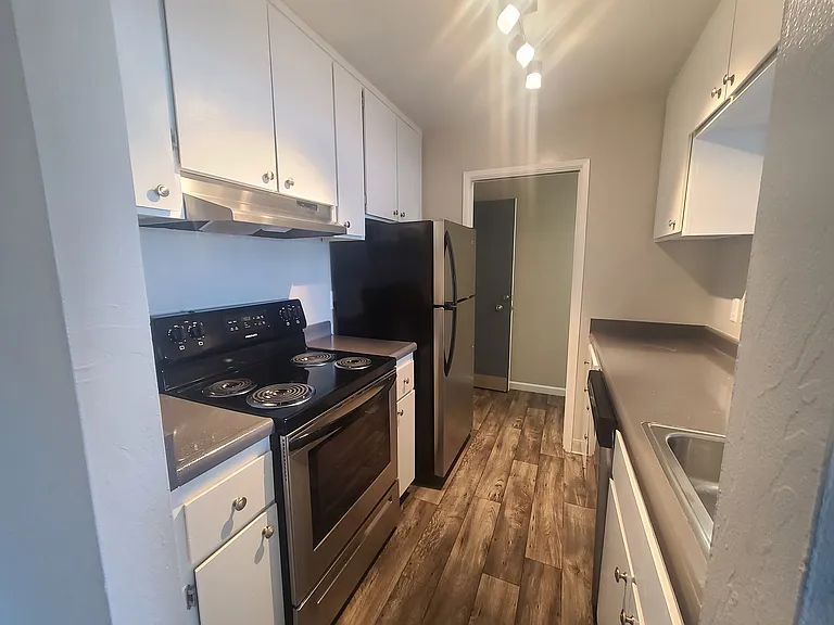 Tropic Sands Apartments — Photo 60