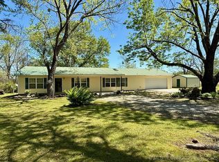 105631 S 4680th Rd, Sallisaw, OK 74955