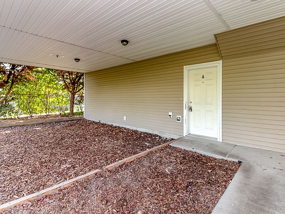 4th image of 11013 Kendrick St SW Unit A