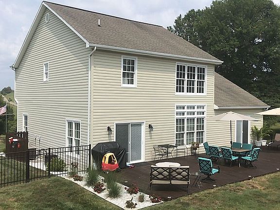 3rd image of 103 Cornerstone Dr