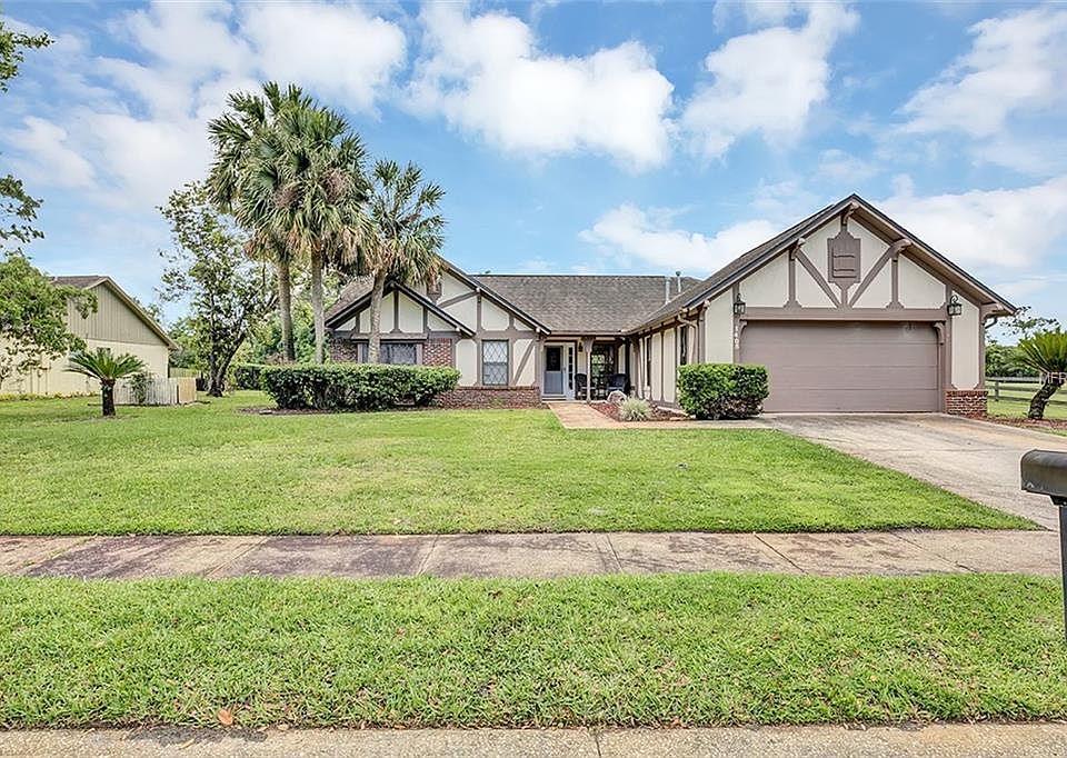 1st image of 1405 Fairway Oaks Dr