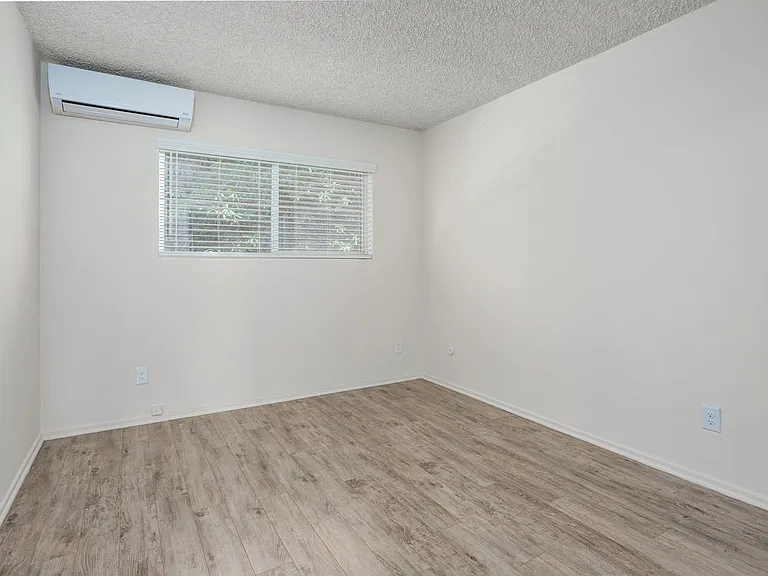 4747 Colfax Ave #4 — Photo 16