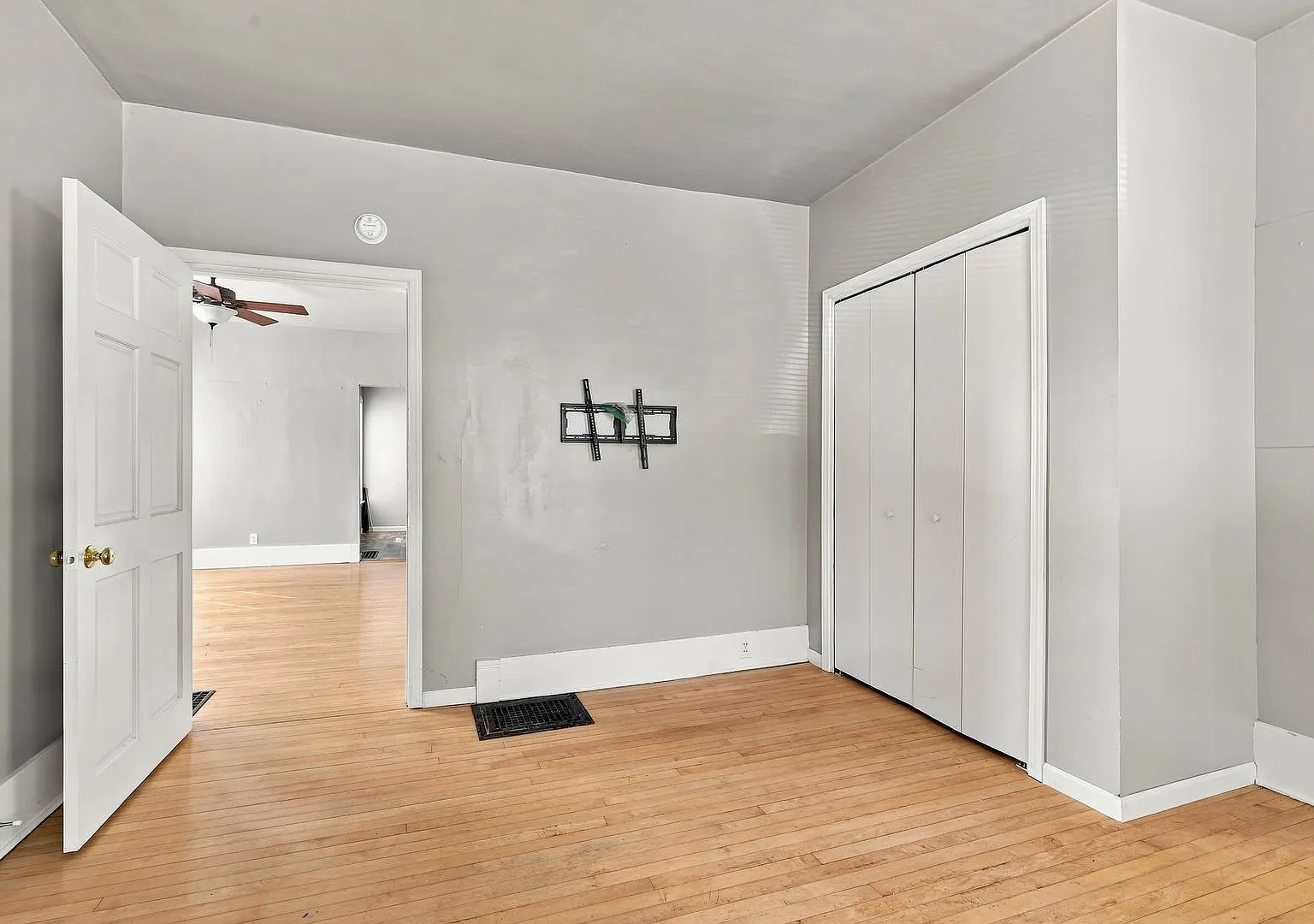 4 Bedroom House in Oshkosh — Photo 2