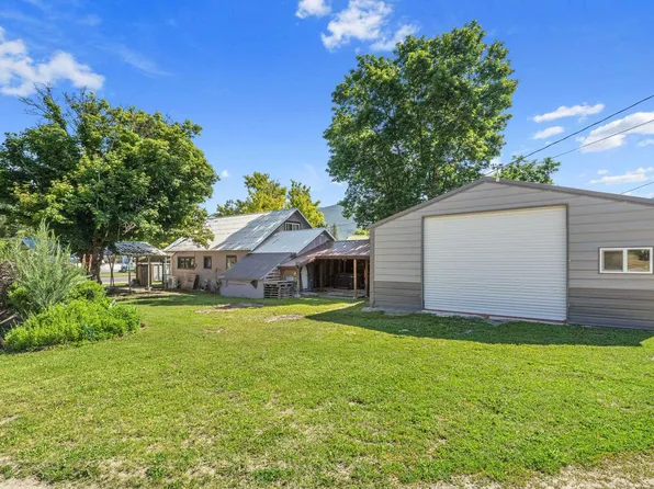 409 Houghton St, Ione, WA 99139