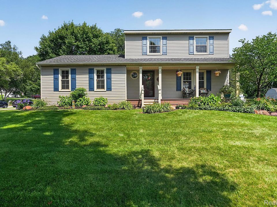 1st image of 60309 Lamplighter Dr