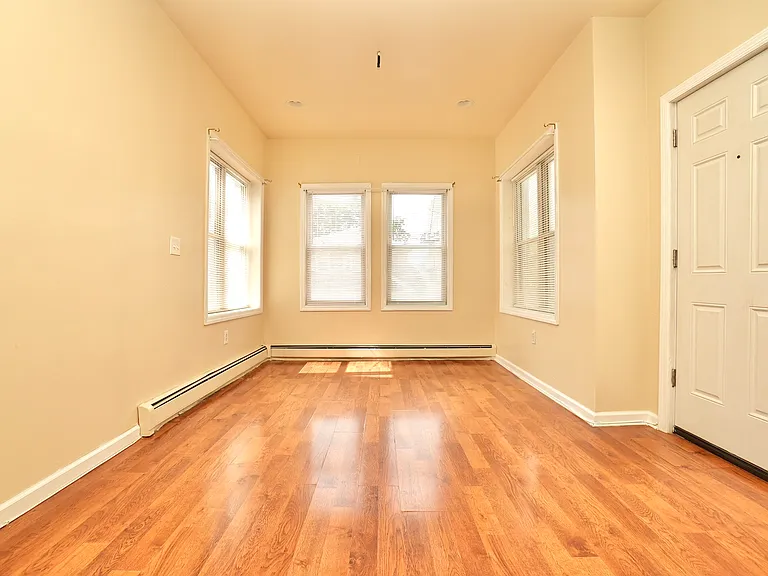 79 Chestnut St #1 — Photo 5
