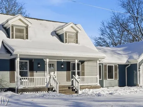 8680 Oakhill Rd, Clarkston, MI 48348