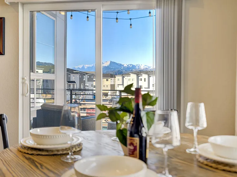 Dining with a view of Colorado Beauty.