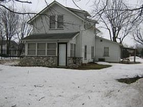2nd image of 106 N Pearl St