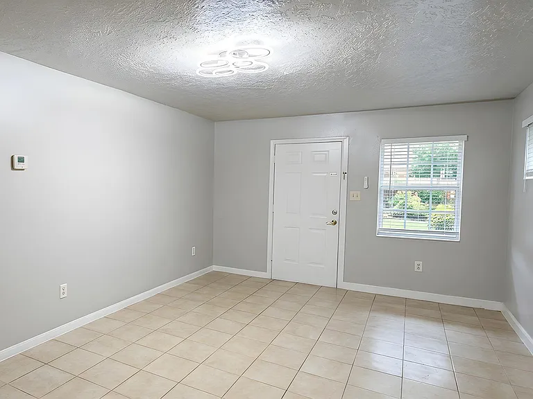Weaver Condos — Photo 7