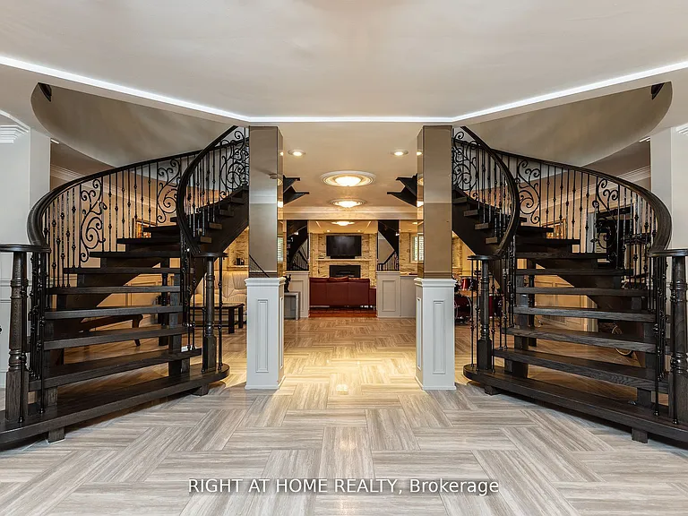 38 Sugarbush Ct — Photo 8