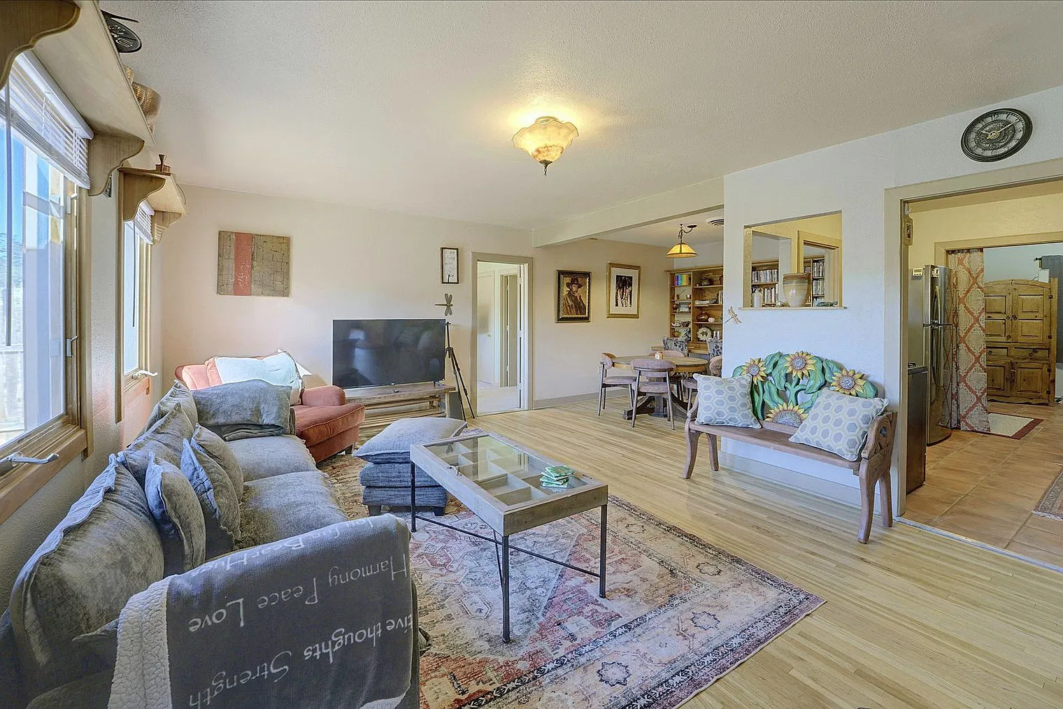 3 bed, 2.0 bath, 1410 sqft, $3,183 — Photo 2