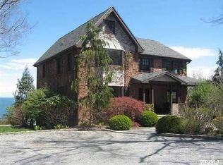 2671 Roanoke Ave, Riverhead, NY 11901
