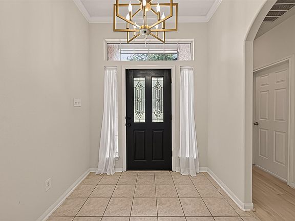 4th image of 14207 Rolling Hills Ln