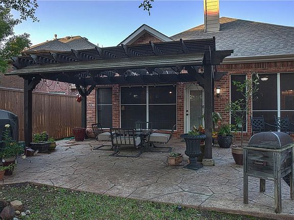 3rd image of 4033 Sharondale Dr
