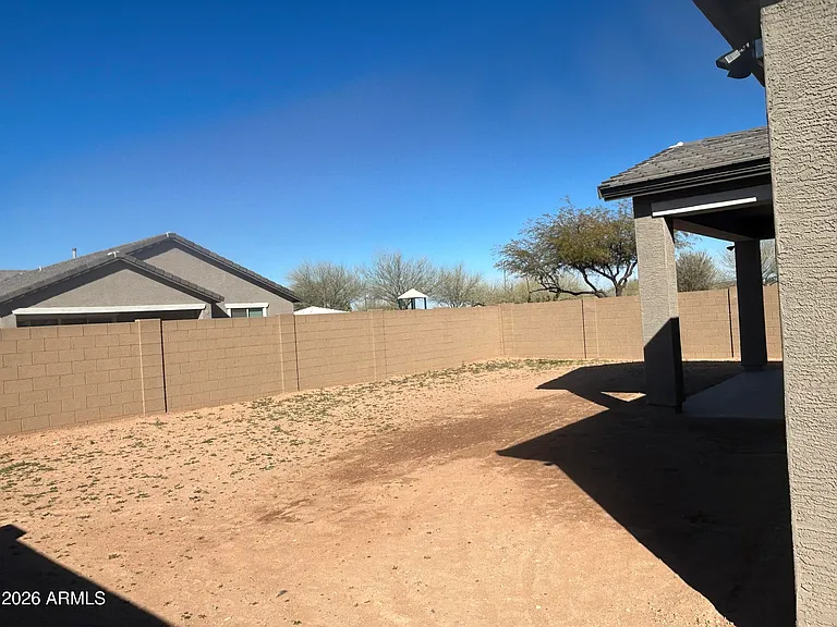 1626 E Evelyn St — Photo 17