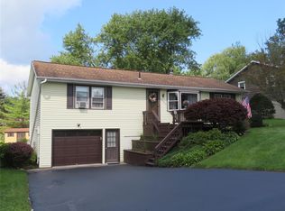 1139 Arnold Dr, Endicott, NY 13760