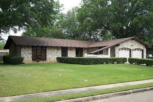 1st image of 211 Camelia Ave