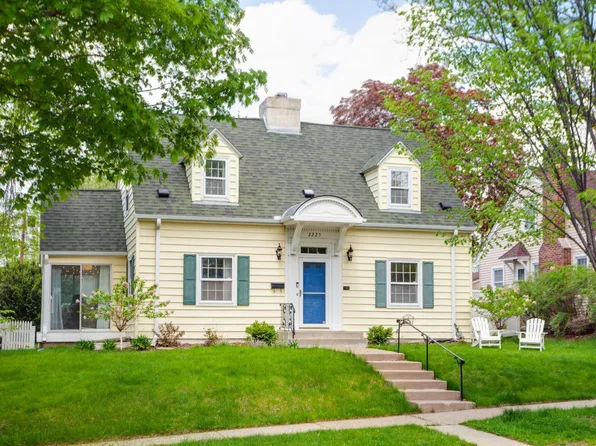2225 Scheffer Ave, Saint Paul, MN 55116