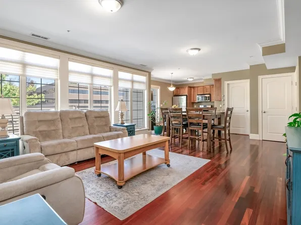 255 Winter St Unit 401, Waltham, MA 02451