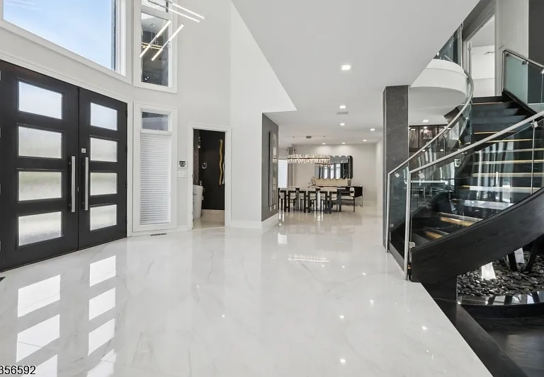 63 Roberts Rd — Photo 5