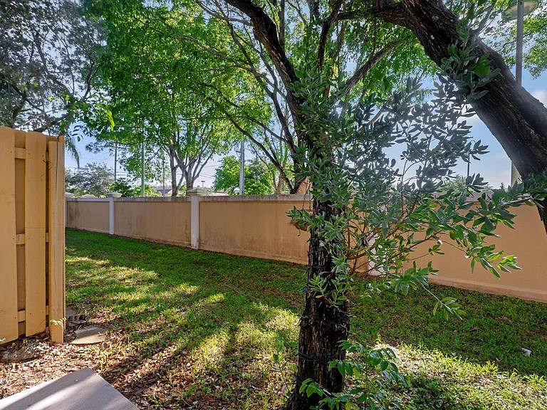 4080 NW 90th Ave — Photo 33