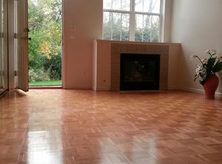 1941 Lindsay La, Ann Arbor, MI 48104