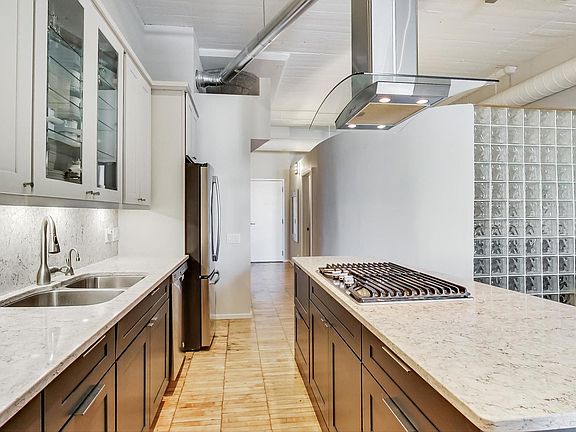 4th image of 728 W Jackson Blvd APT 1204