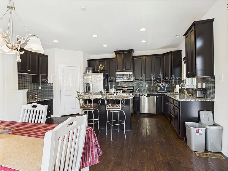 2200 Liesfeld Pkwy — Photo 23