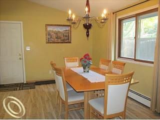 4th image of 475 Eaton Dr