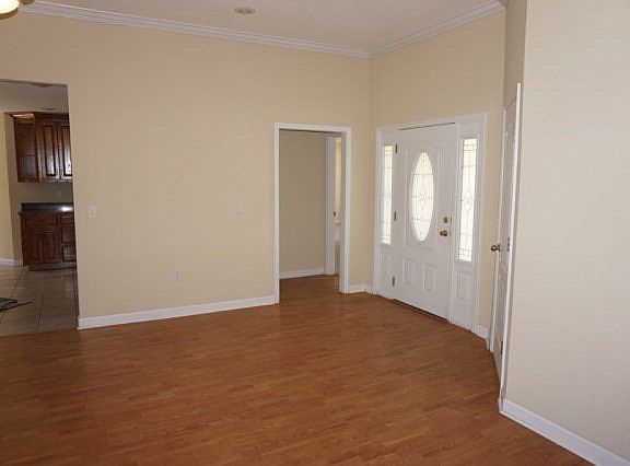 4th image of 28 Mary Carter Ln