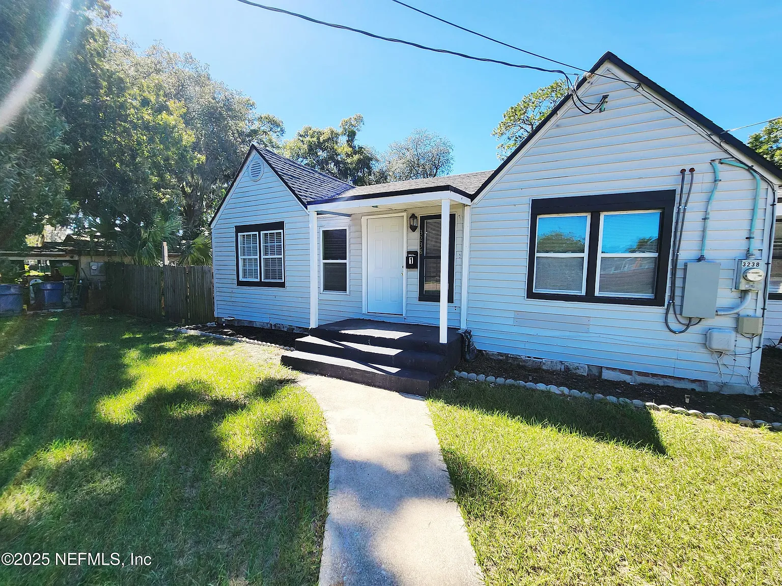 2 bed, 1.0 bath, 1010 sqft, $1,350 — Photo 1