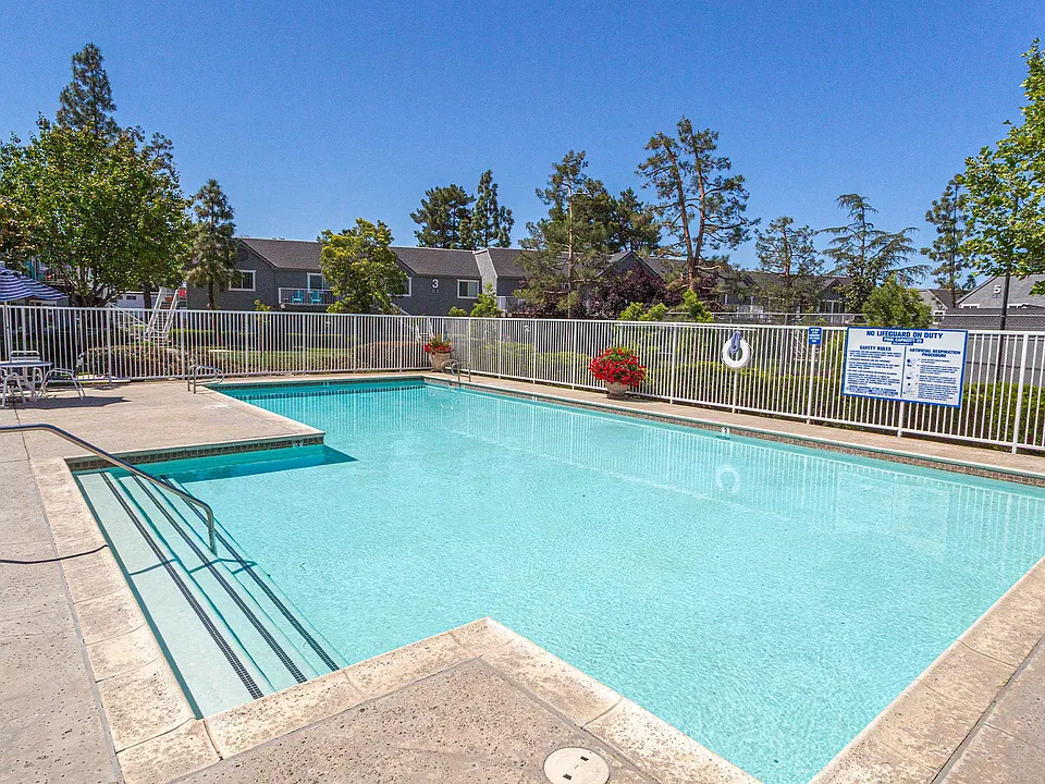 Mountain View Apartments