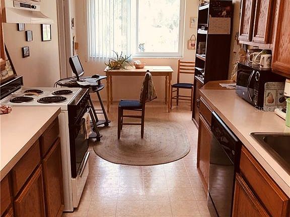 3rd image of 4720 Locust St NE APT 201