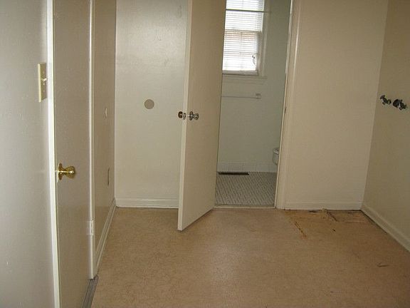 5th image of 203 Cremona Dr